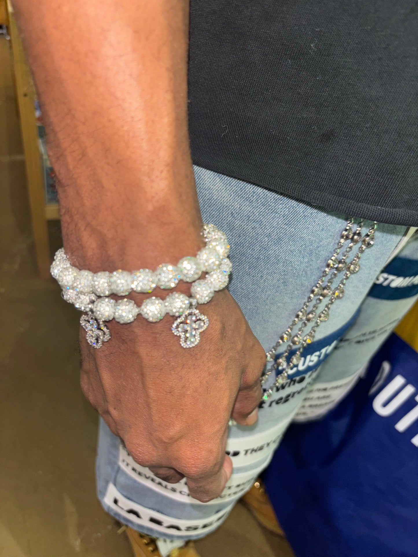 UNISEX BRACELET-white beads/crosses